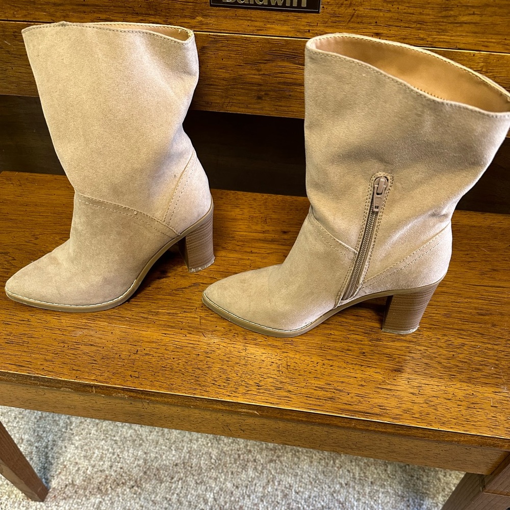 Boots size 7